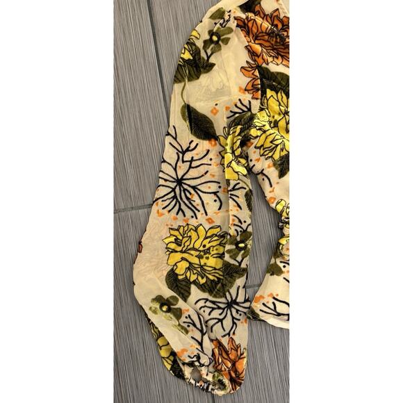 ASTR the Label Velvet Burnout Floral Wrap Blouse Size Small Fairy Nature - Picture 2 of 7